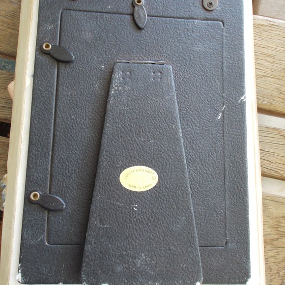 EUC Ballet girl w/flowers & kitten Porcelain frame w/mirror - Picture 4 of 5